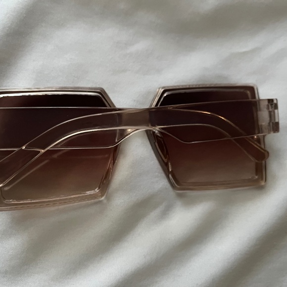 Large Rectangular Sunglasses - Picture 3 of 3